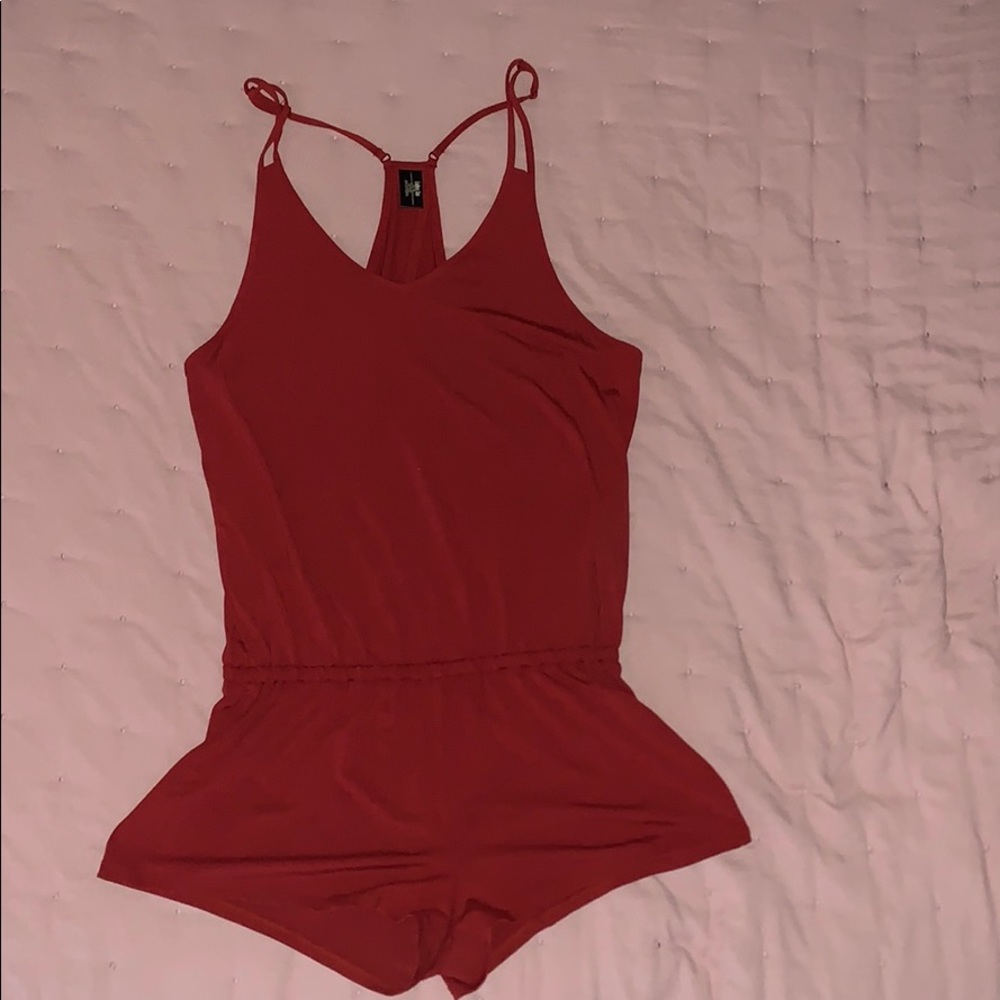 Cute romper.